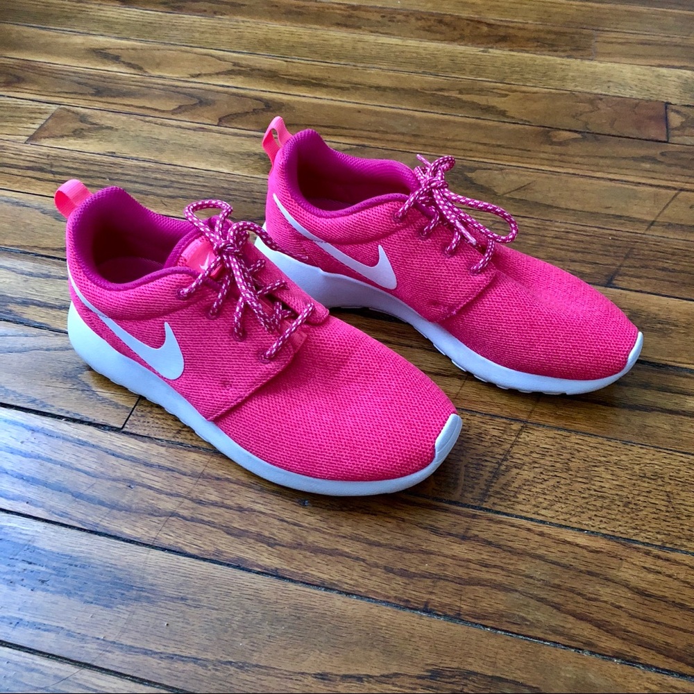 Nike Roshe shoes